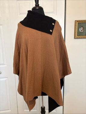 NWT Hem & Thread Black and Brown Two-Tone Convertible Poncho. Size S/M.
